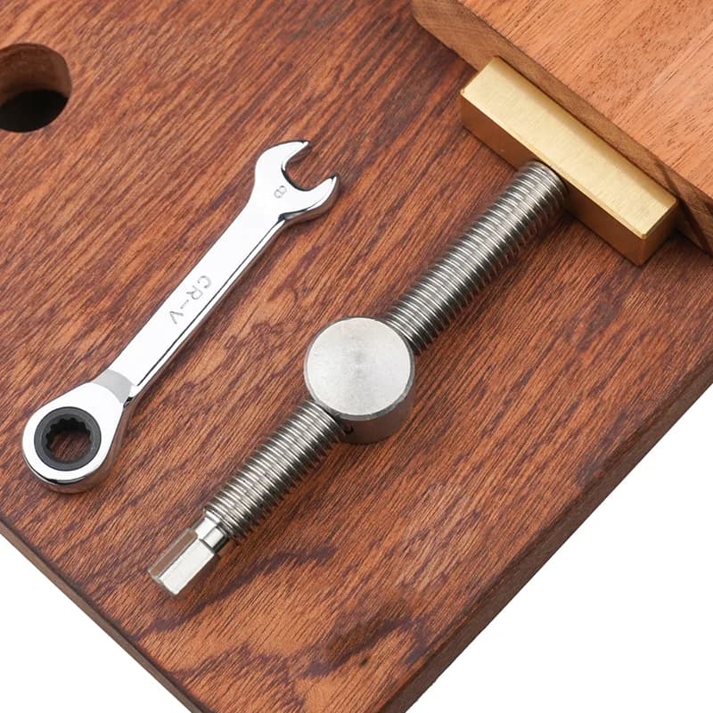 Grampo de Bancada Ajustável para Workbench de 19/20mm